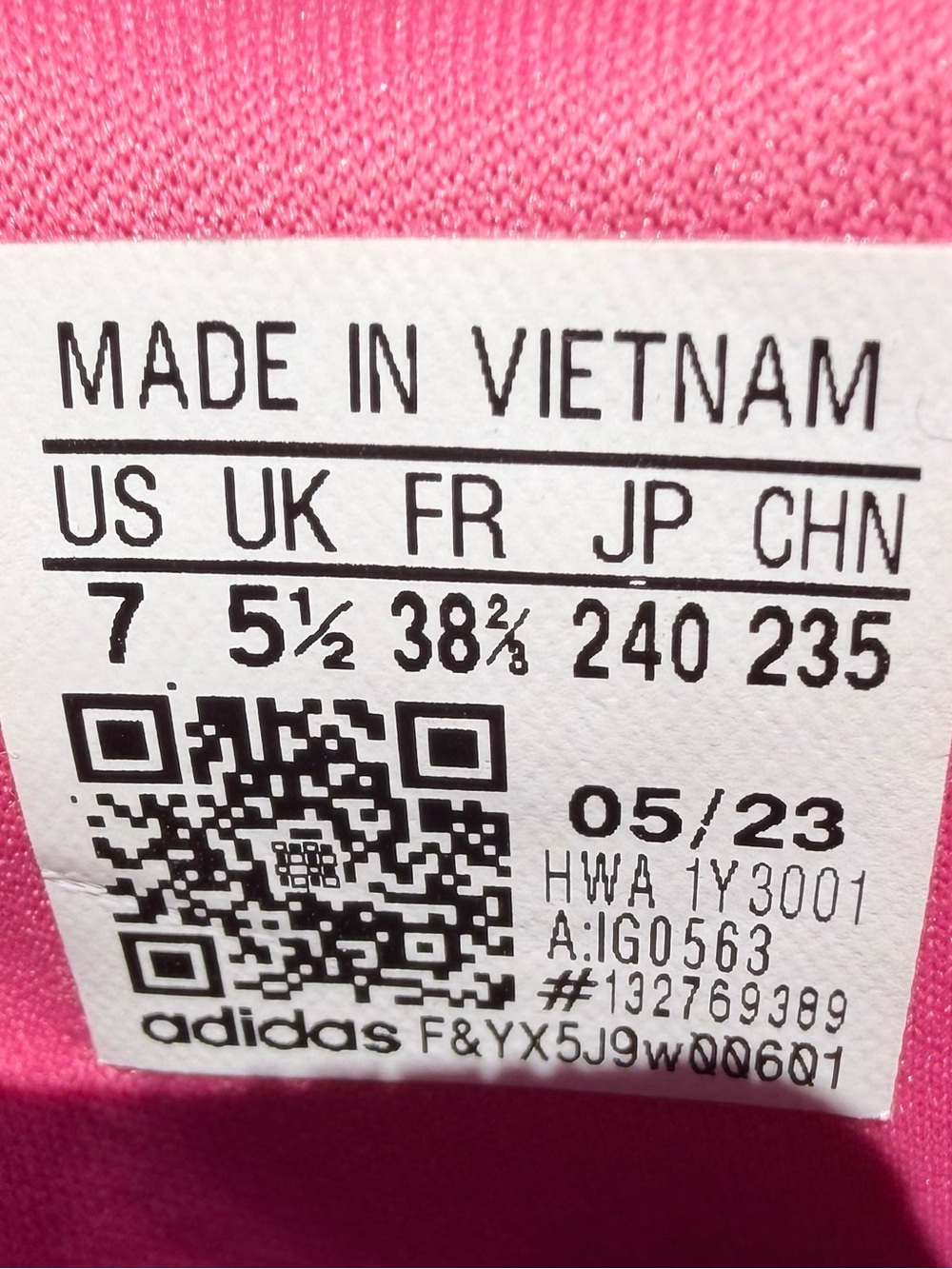 Adidas - Size 7 - Picture 6 of 6